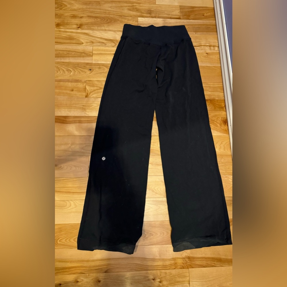 SUPER LOW RISE 2000’s LULULEMON WIDE LEG